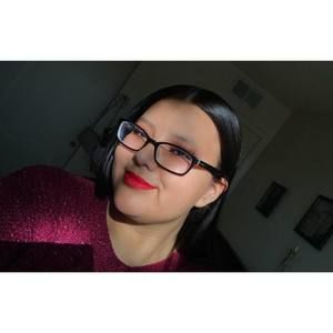 Meet your Posher, Danae